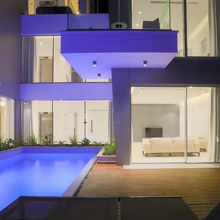 Seaview Luxury Villa *